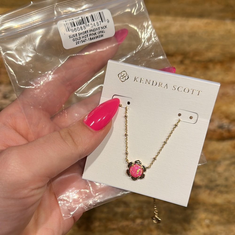 NWOT Susie pink Opal necklace